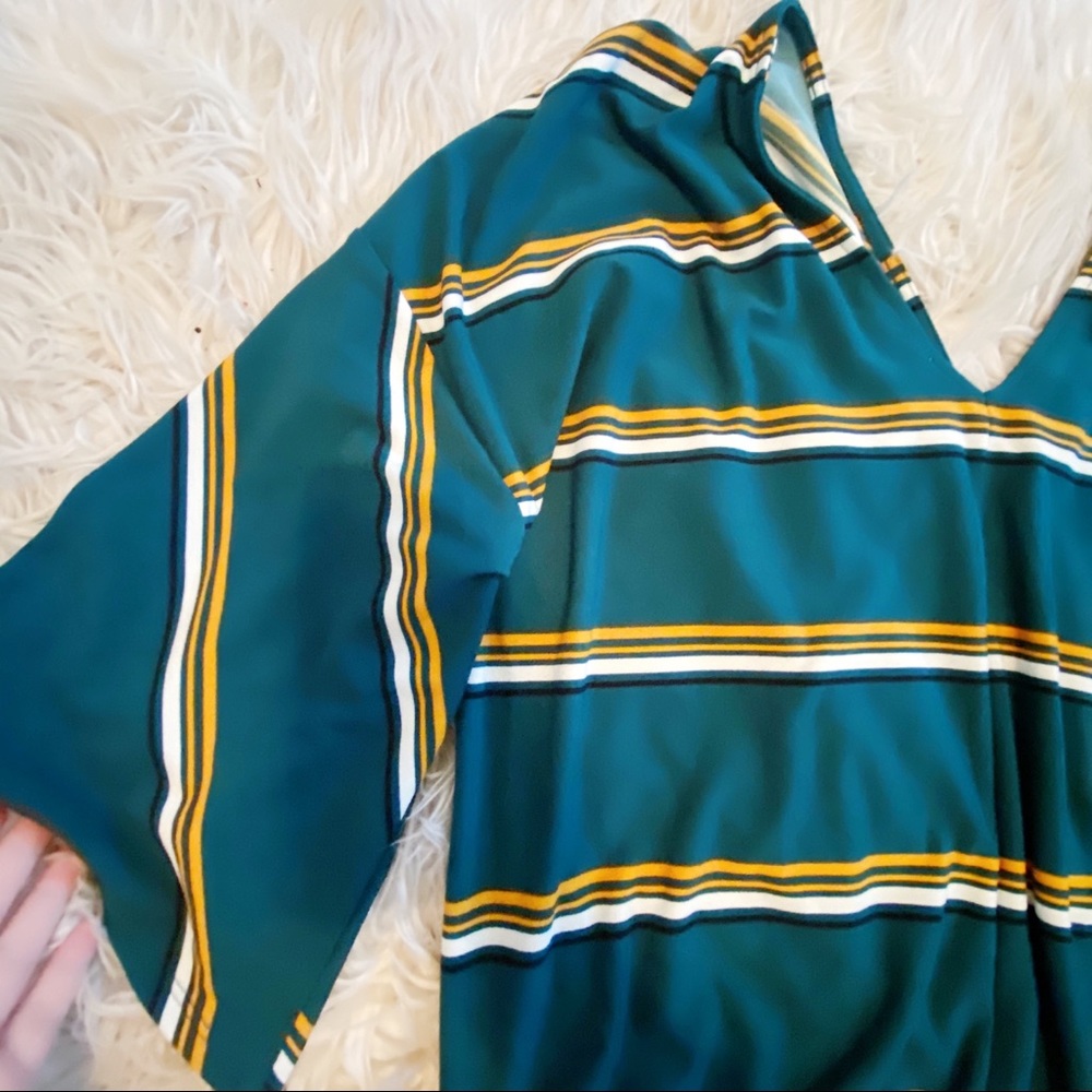 Express | Striped Top - Picture 2 of 4